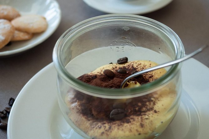 3 in 1 Cooking Class near Navona: Fettuccine, Ravioli & Tiramisu - Finding the cooking space on Via Giuseppe Zanardelli