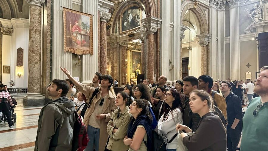 Alternative Walking Tour of Rome's City Center & Hidden Gems - The secret stop and monastery visit