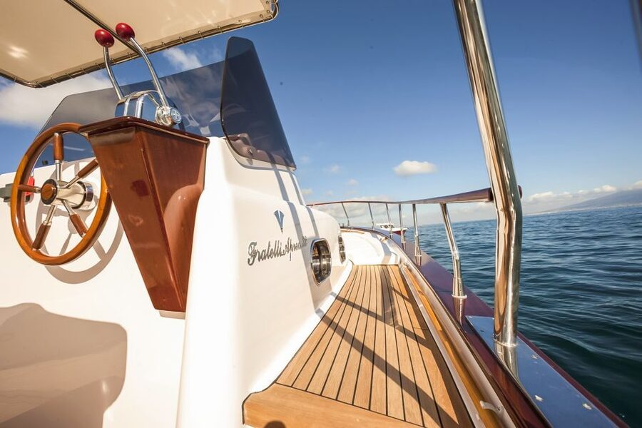 Amalfi Coast: Boat and Snorkeling Tour with Fruit & Drinks - Fruit, prosecco, limoncello, and music