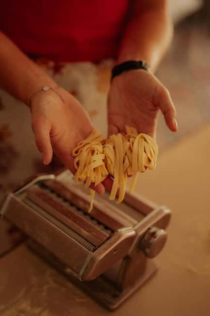 Amalfi: Cooking Class with Pasta, Mozzarella, and Tiramisù - Why this farm class feels different from a restaurant meal