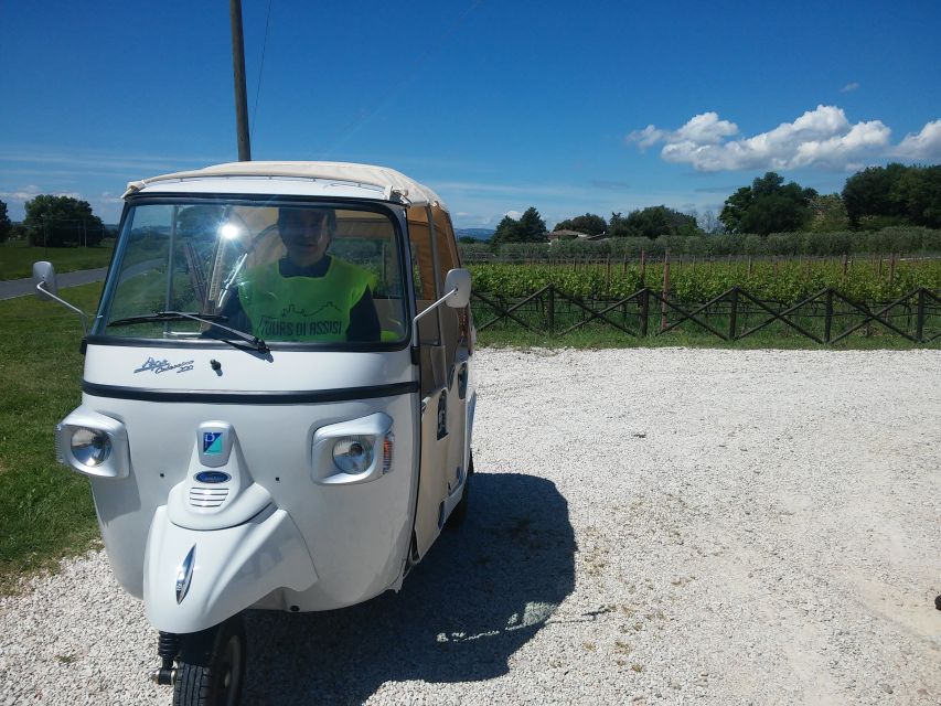 Assisi: Panoramic Tuk Tuk Tour - Chiesa Nuova and the birthplace of St. Francis