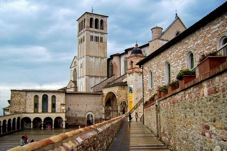 Assisi: Private Walking Tour with St. Francis Basilica - Booking details worth knowing