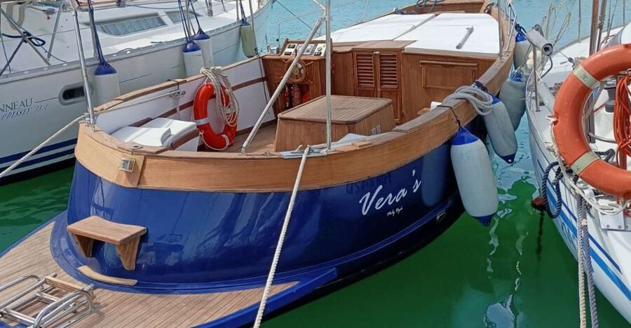 Bari by boat: admire the city from the sea with Aperitivo - Finding the pier beside Teatro Margherita