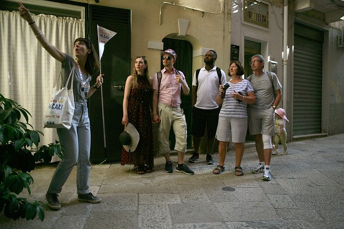 Bari Vecchia Group Tour in Italian - What the guide adds to the walk