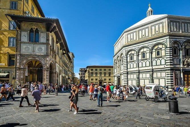 Best of Florence: Small Group Tour Skip-the-Line David & Accademia with Duomo - Piazza della Signoria and the Medici Story