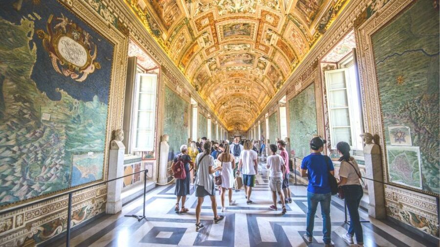 Best of the Vatican: Fast Track Highlights - St. Peter’s Basilica with a self-guided finish
