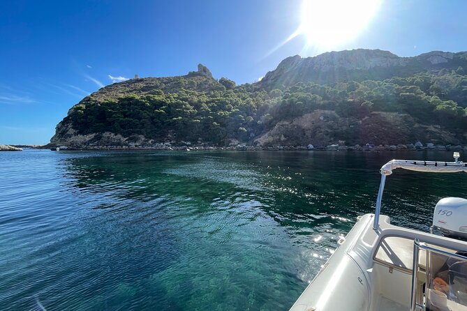 Boat Tour at Devil's Saddle: 4 Swim Stops, Snorkeling & Prosecco - What the skipper adds to the day
