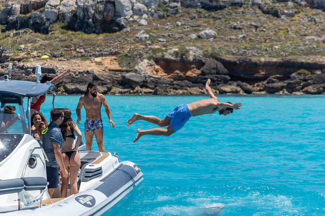 Boat Tour Egadi Day discover Favignana and Levanzo from Trapani - The crossing to Levanzo adds a second island
