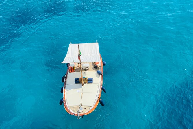 Boat Tour in Capri Italy - The island circuit, from cliffs to caves