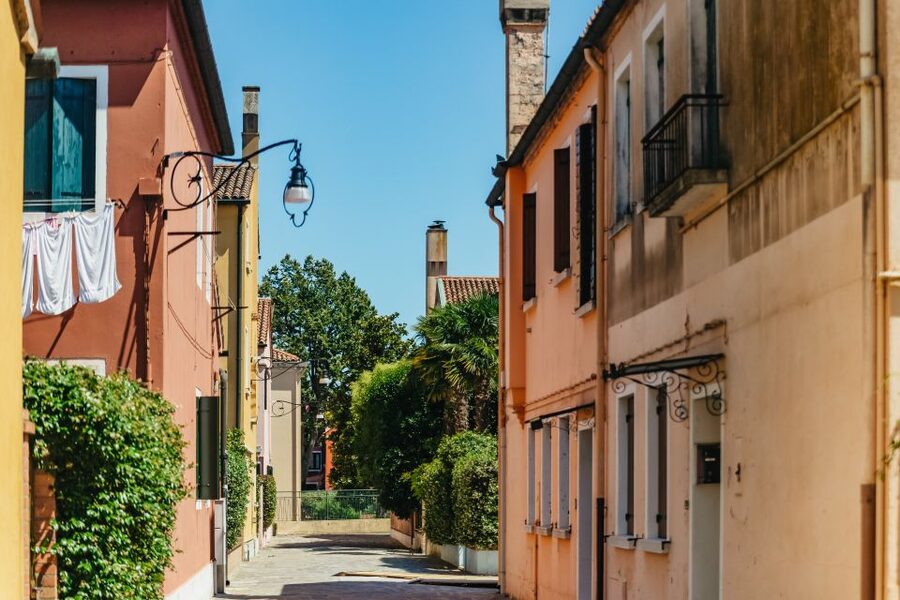 Boat Trip: Glimpse of Murano, Torcello & Burano Islands - How to make the short stops work