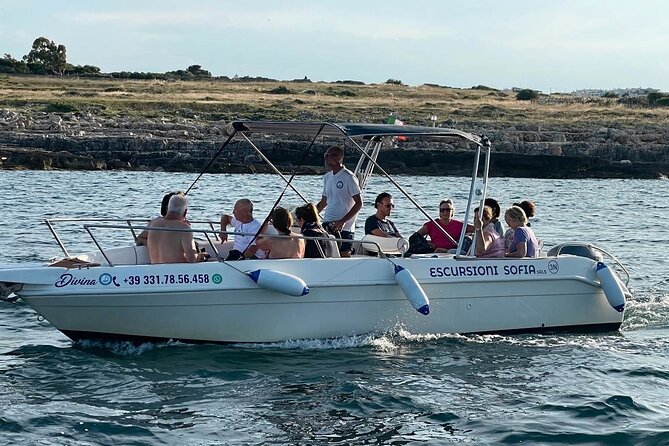 Boat trip to the Polignano a Mare caves - What the boat ride feels like in changing weather