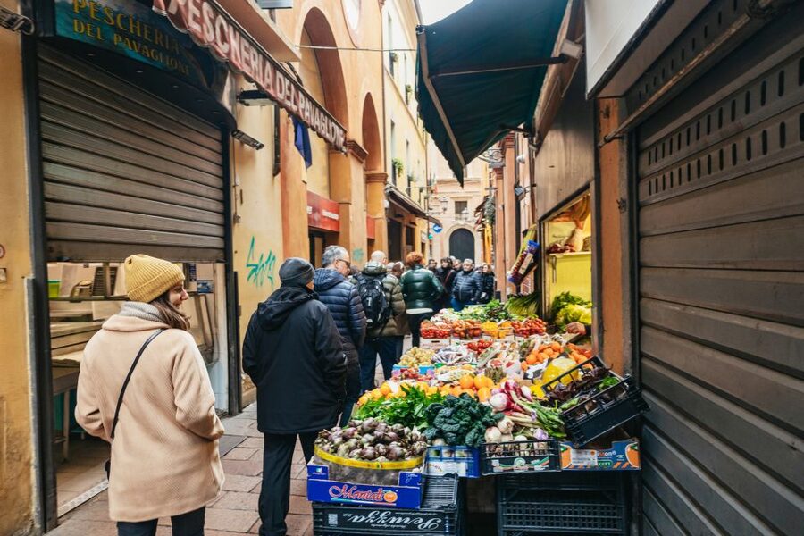 Bologna: City Center Walking Tour - Starting at the Neptune Fountain and Palazzo d’Accursio