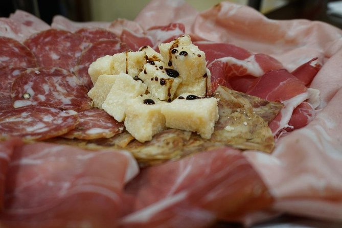 Bologna Food Tour from a local perspective - Gelato brings the four-and-a-half-hour walk to a close