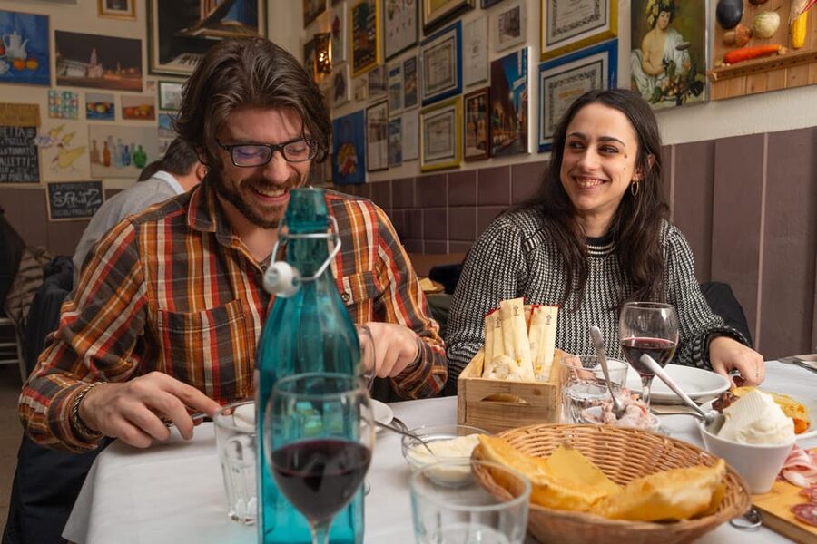 Bologna: Food Tour with Pasta Tasting & Local Specialties - The first restaurant: fresh pasta and Bolognese tradition