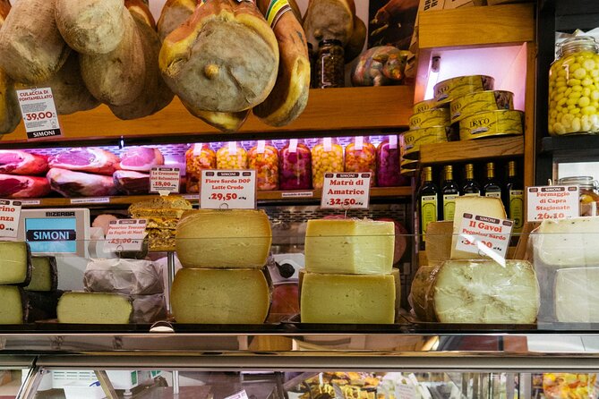 Bologna gastronomic experience with a local - Two fresh pasta dishes at a Bolognese restaurant