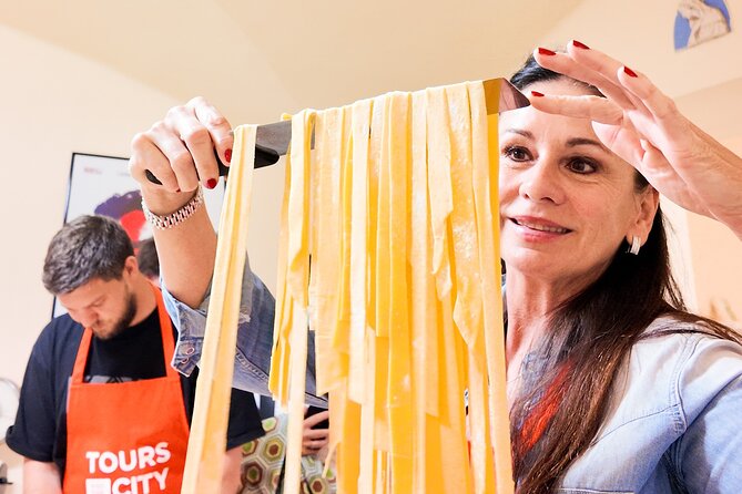Bologna Local Pasta Cooking Class, Ragu, Spritz, Wine & Gelato - Why the small group makes a difference