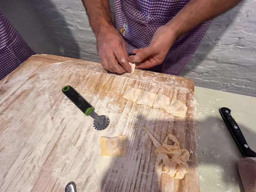 Bologna: Pasta Tagliatelle al Ragu Cooking Class with Wine - Who will enjoy this class most?