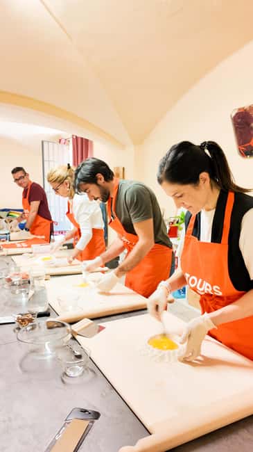 Bologna: Pasta Tagliatelle Ragu Cooking Class with Spritz - Regional wine, coffee, and amaro complete the meal