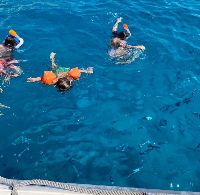 Cagliari: Boat Tour with Snorkeling, GoPro & Sardinian Beer - Drinks, music, and the family-run feel