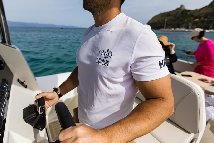 Cagliari: Coastline Cruise with Drinks and Snorkeling - FAQ