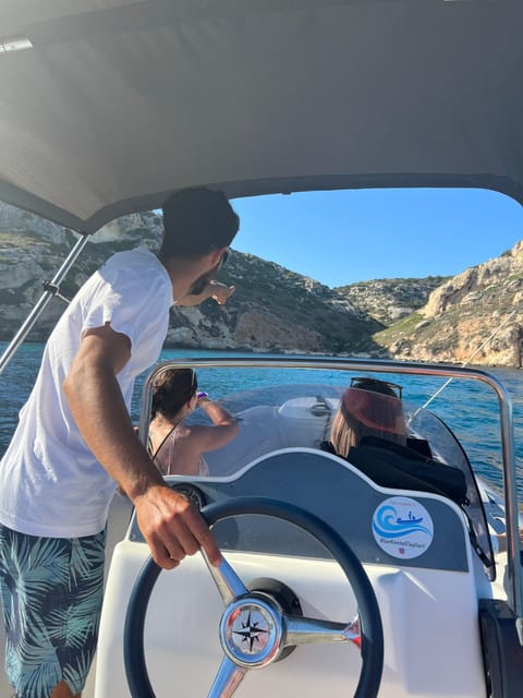 Cagliari: Devil's Saddle Boat Tour with Spritz and Chips - Spritz, chips, music, and local stories