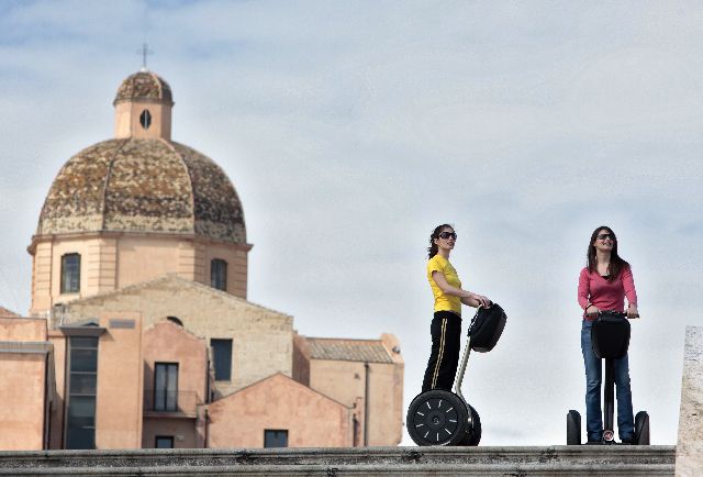Cagliari: Guided Segway Tour - Roman Amphitheater and Buoncammino Hill