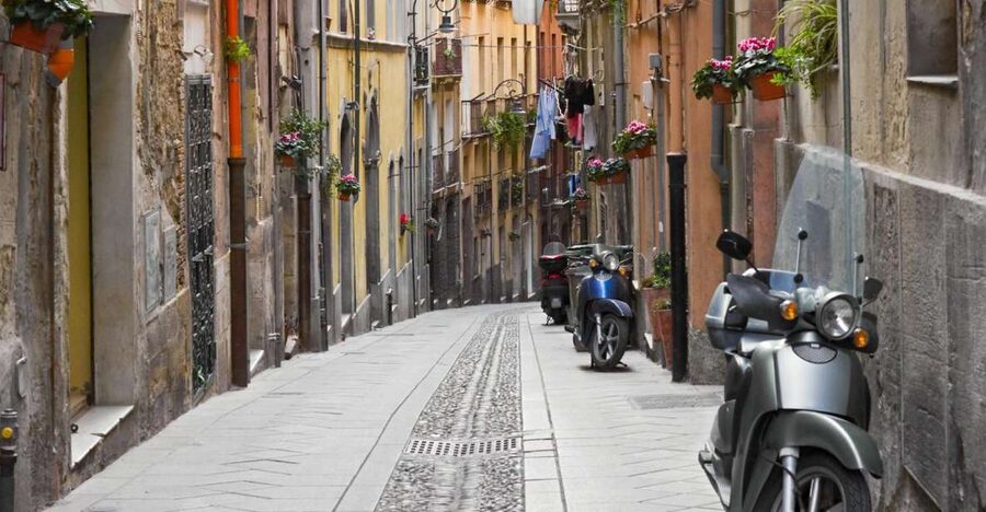 Cagliari: Walking Tour of the Old City - The cathedral and the value of going inside