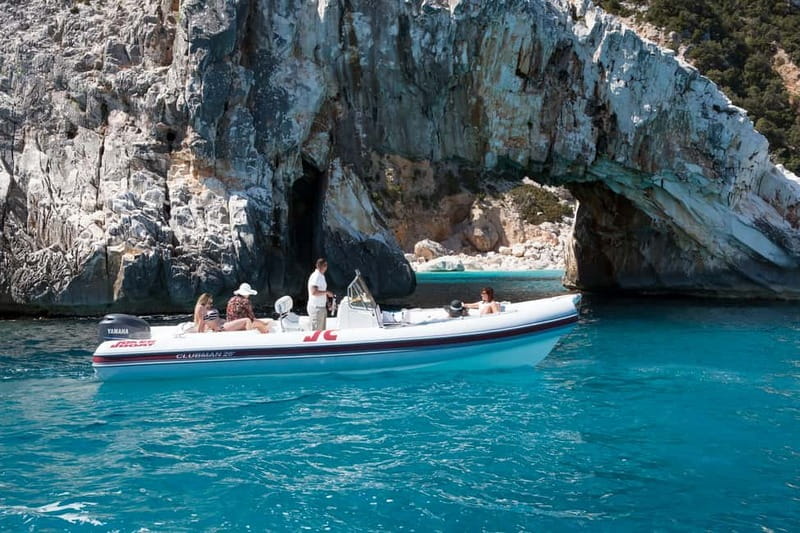 Cala Gonone: Dinghy Excursion to C. Mariolu and C. Goloritzè - The coastal run to Cala Goloritzè