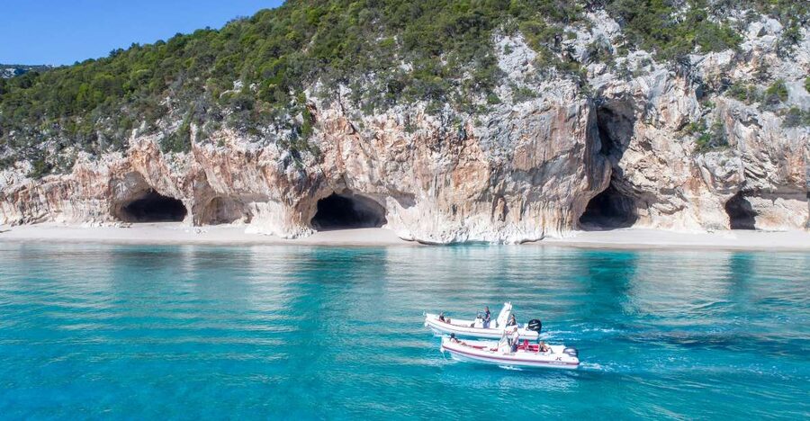 Cala Gonone: Dinghy Excursion to C. Mariolu and C. Goloritzè - What the skipper adds
