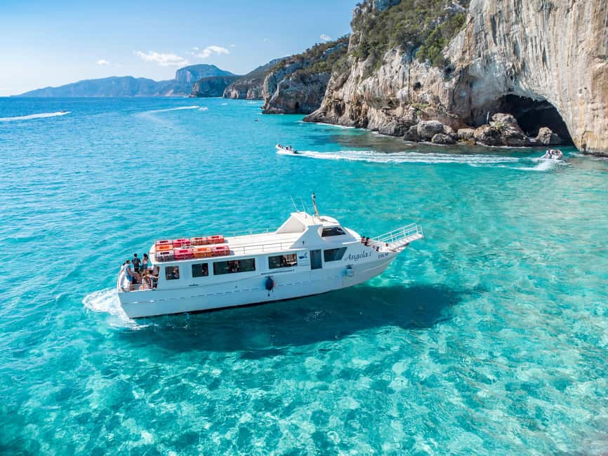 Cala Gonone: Grotta Bue Marino & Cala Luna Beach Boat Tour - Cala Luna, a beach with shade and rougher sand