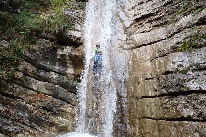 Canyoning "Gumpenfever" - beginner Canyoningtour for everyone - The free photo service is a real practical bonus