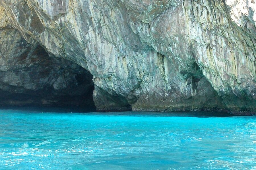 Capri: Full-Day Small Group Boat Tour - Food, drinks, and the return to Sorrento