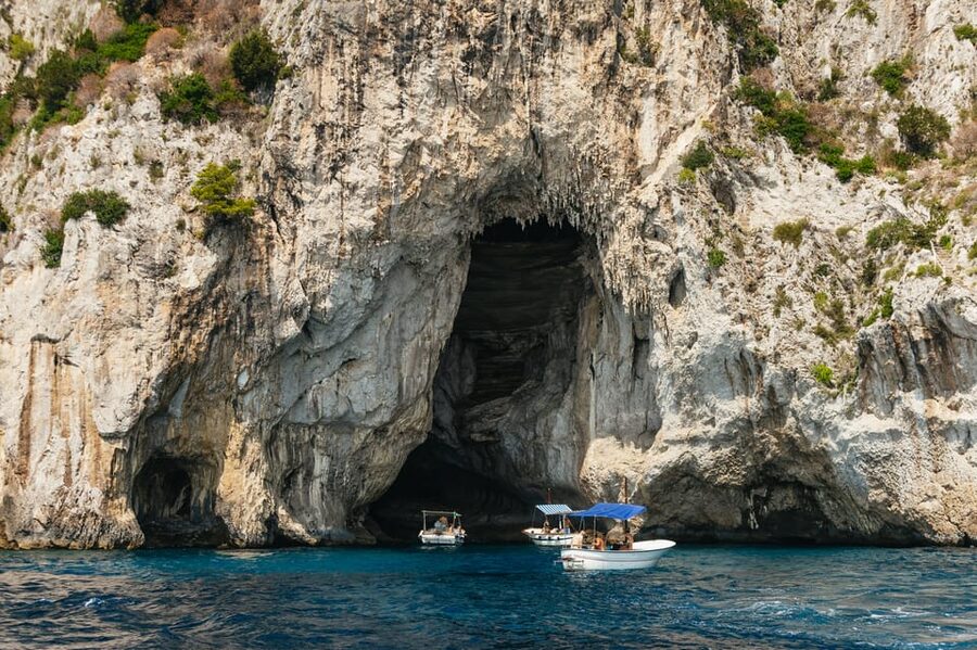 Capri: Island Boat Tour and Optional Blue Grotto Visit - Finding the Laser Capri office at Marina Grande