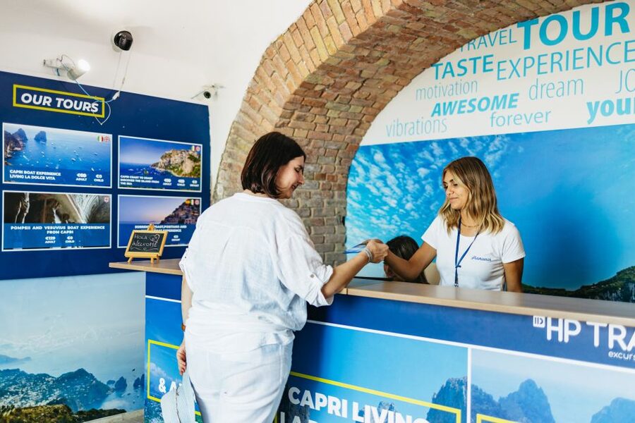 Capri: Island Boat Trip with Grottos - Casa Malaparte from the sea