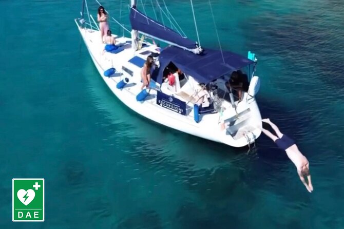 Catamaran tour stops bathing and snorkeling toast with prosecco - Why this three-hour Cagliari cruise works well