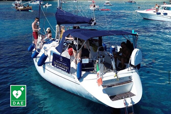 Catamaran tour stops bathing and snorkeling toast with prosecco - What the price means at $73.68