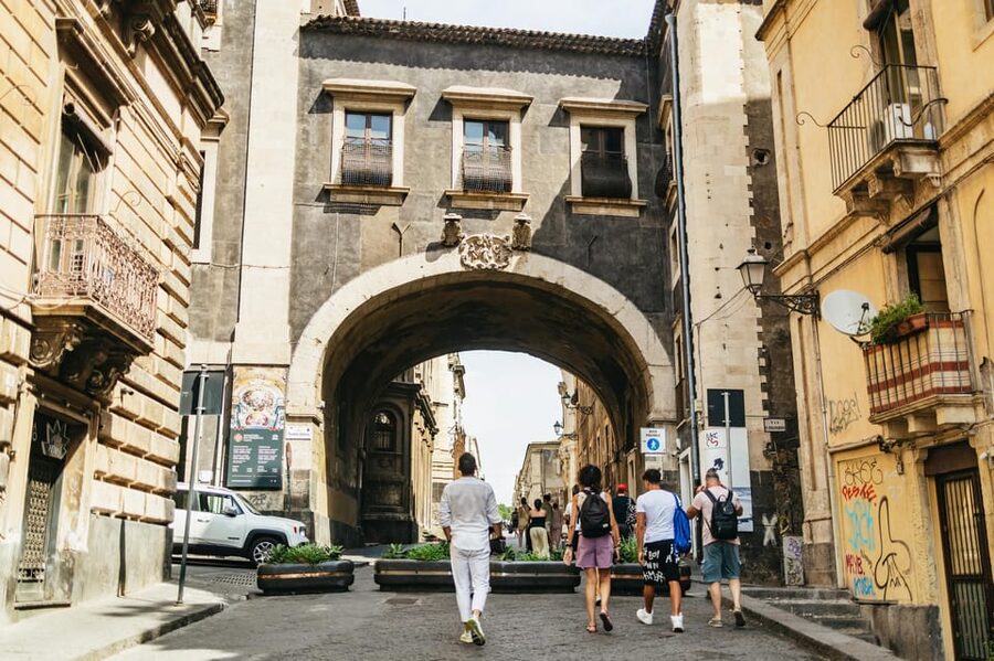Catania: Guided Street Food Walking Tour - The Pescheria brings you into working Catania