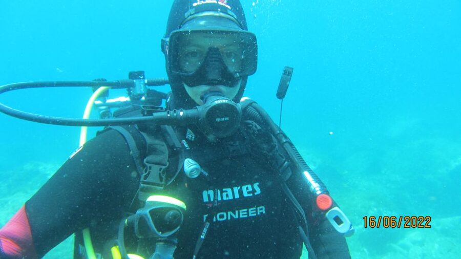 Catania: Gulf Scuba Diving Tour with Marine Biologist - Meeting the guides at Etna and Sea Excursions