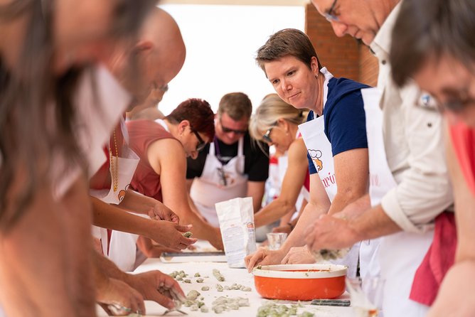 Cesarine: Small group Pasta and Tiramisu class in Varenna - Cooking pasta in a Varenna home