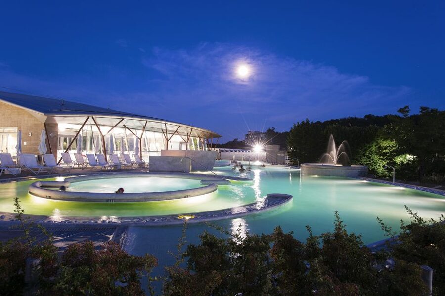 Chianciano Terme: Theia Thermal Pools Entrance Ticket - Warm water with an Etruscan connection