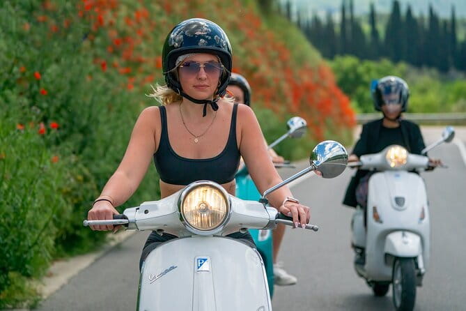 Chianti Vespa Tour with Lunch from Florence & E-car Option - From Via dei Vagellai to the Tuscan hills
