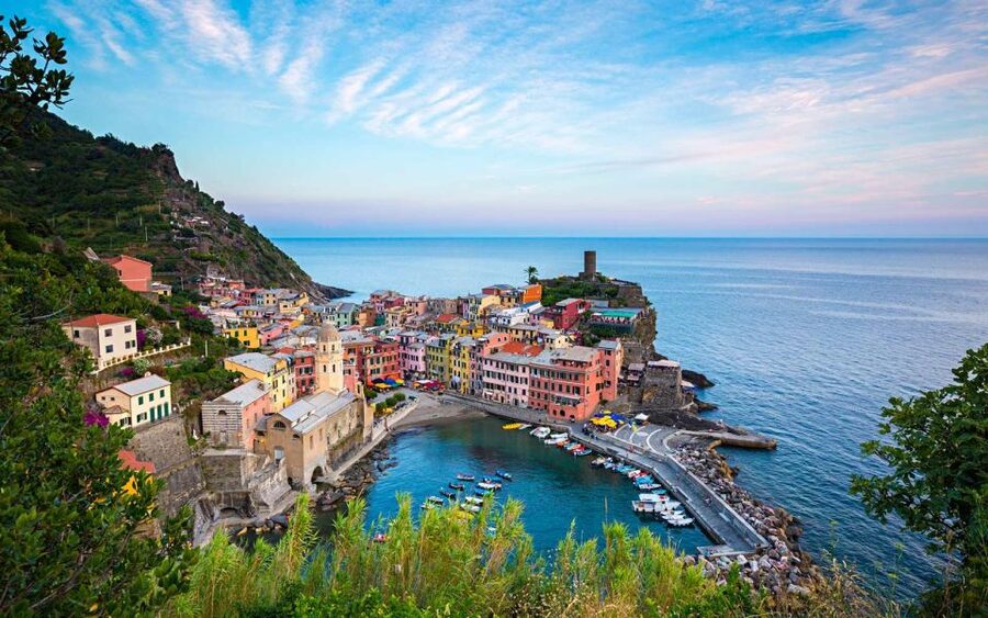Cinque Terre: Hybrid Boat Tour with Swimming Stop - Timing, meeting point, and practical planning