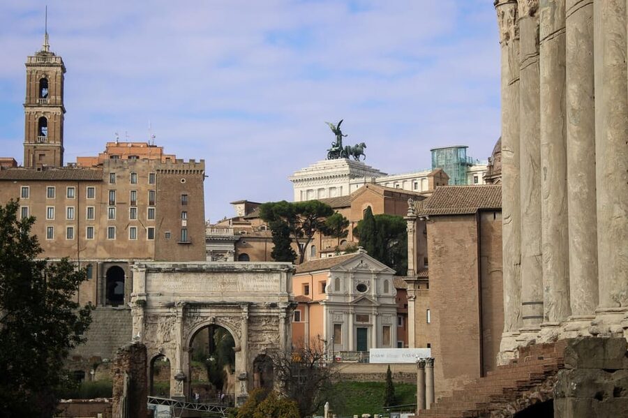 Colosseum Entry with digital audioguide and arena option - Using the digital audio guide well