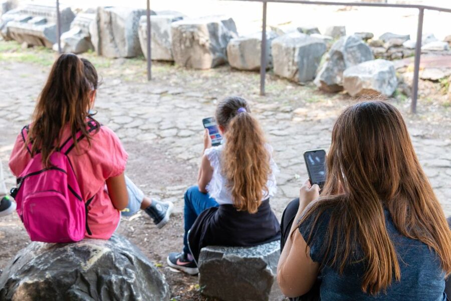 Colosseum Gladiator Tour for Kids and Families - Finding the meeting point without stress
