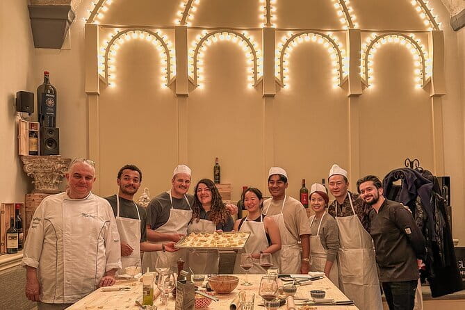 Cooking Art Brunelleschi with Unlimited Wine - Group size, pace, and comfort