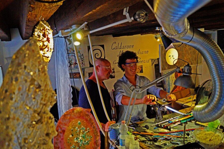 Create Your Glass Artwork: Private Lesson With Local Artisan - Who should book this workshop?