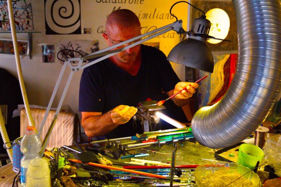 Create Your Glass Artwork: Private Lesson With Local Artisan - What happens during the 75-minute lesson