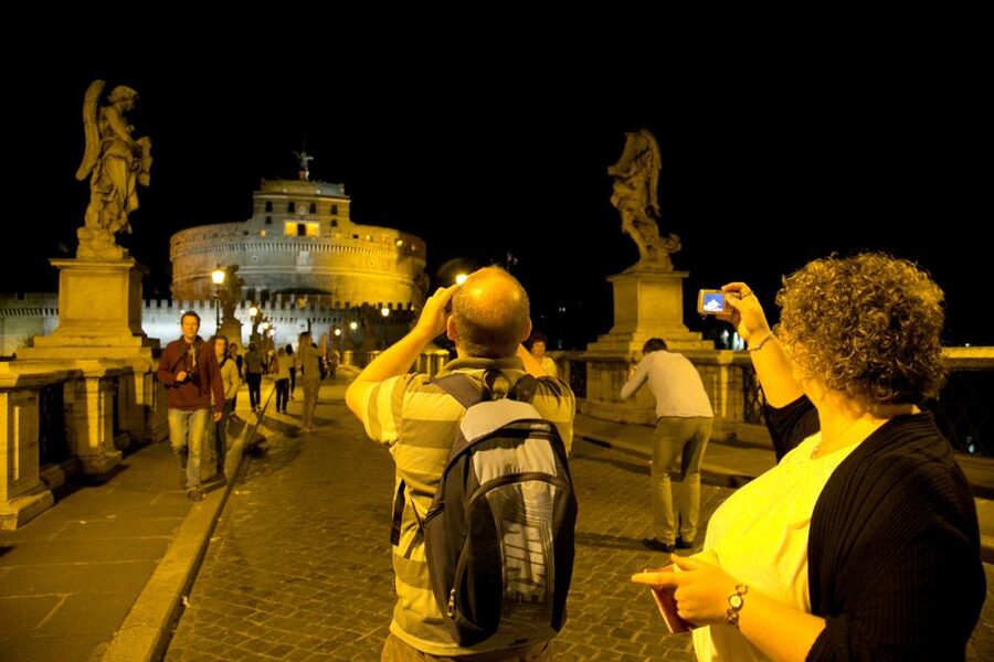 Dark Heart of Rome - Facts, Legend & Mystery Walking Tour - Via Giulia and the less familiar side of Rome