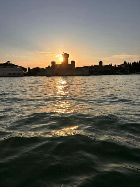 Desenzano del Garda: Sunset Boat Trip at Sunset with Drink - Why the sunset timing matters