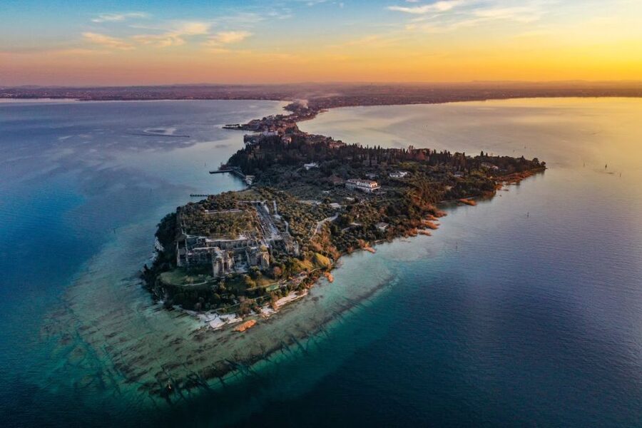 Desenzano del Garda: Sunset Boat Trip at Sunset with Drink - What the 75-minute cruise feels like